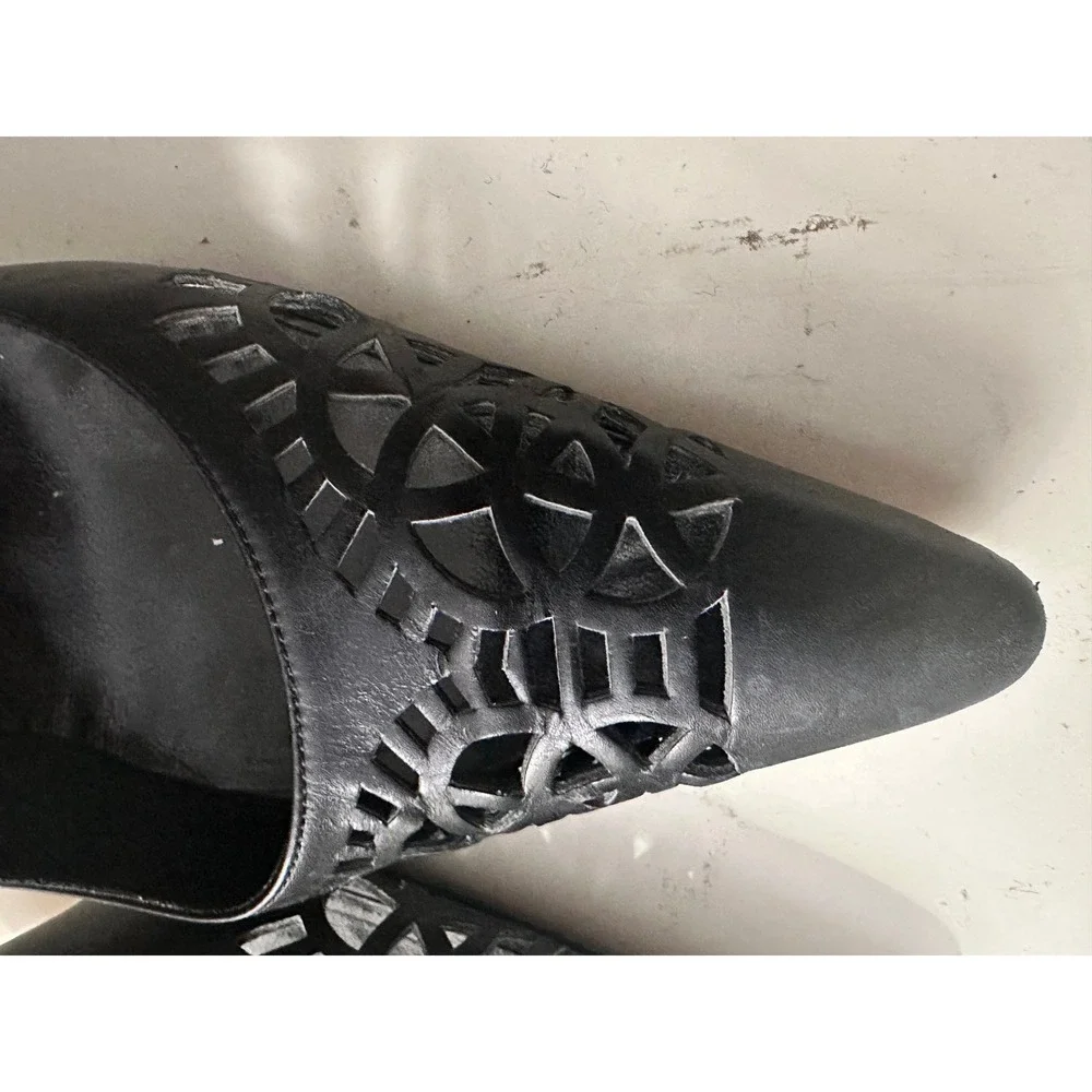 Manolo Blahnik Black Leather Laser Cut Geometric‎ Pointed Toe Pumps Stiletto 37